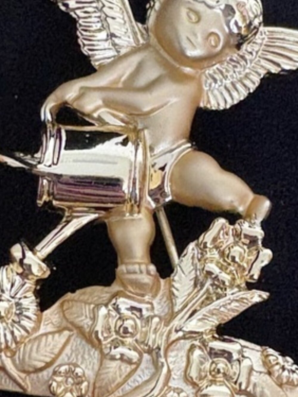 Vintage AJC gold tone Angel watering garden brooch. Excellent used condition